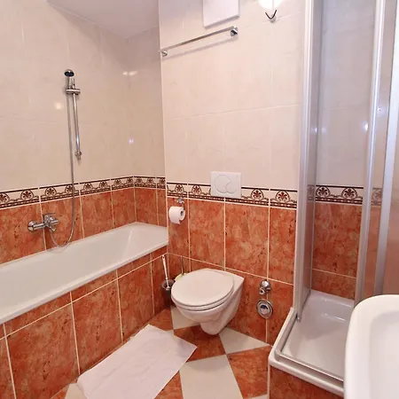 Detached In Alpehytte *
